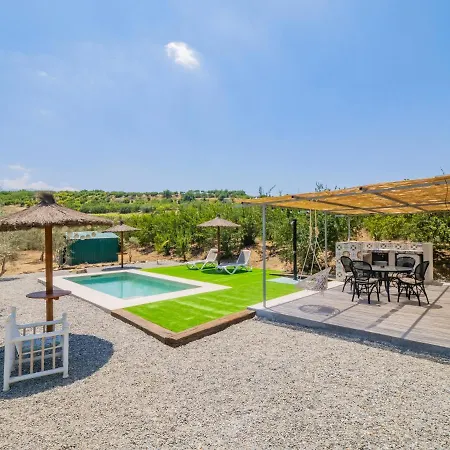 Holiday home Cubo's Greenlife Loft Total Privacy Pool *